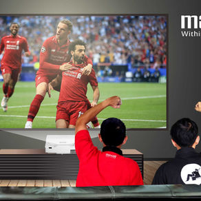 Projector UTS (Ultimate Short Throw ) : Sensasi Menghadirkan Layar Lebar di Rumah